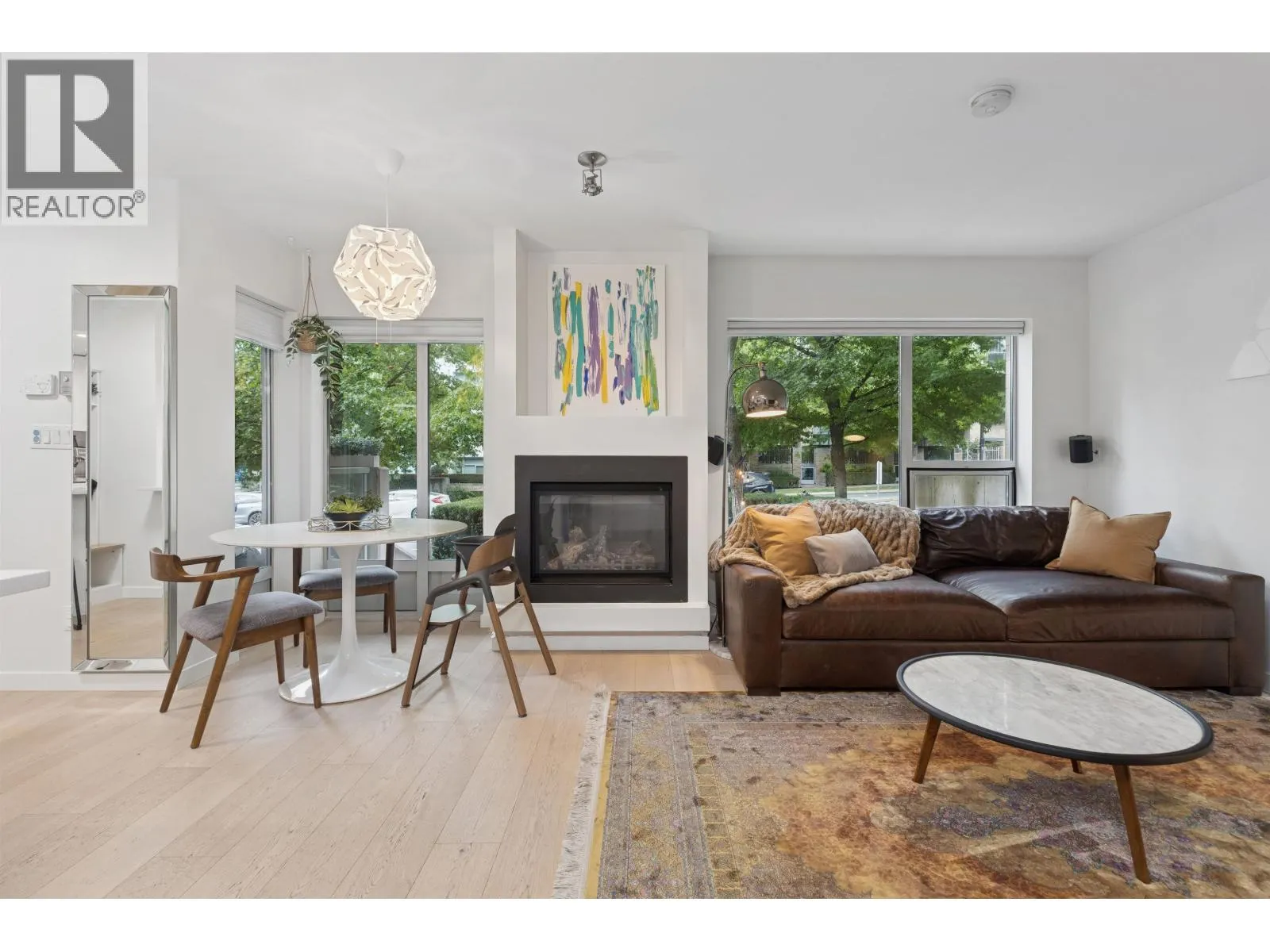 TH4 1288 CHESTERFIELD AVENUE