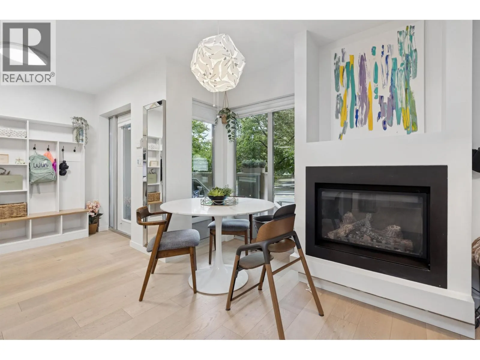 TH4 1288 CHESTERFIELD AVENUE