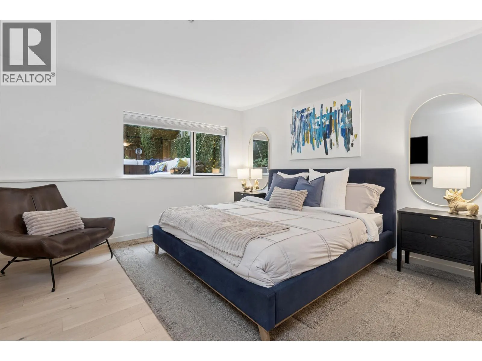 TH4 1288 CHESTERFIELD AVENUE
