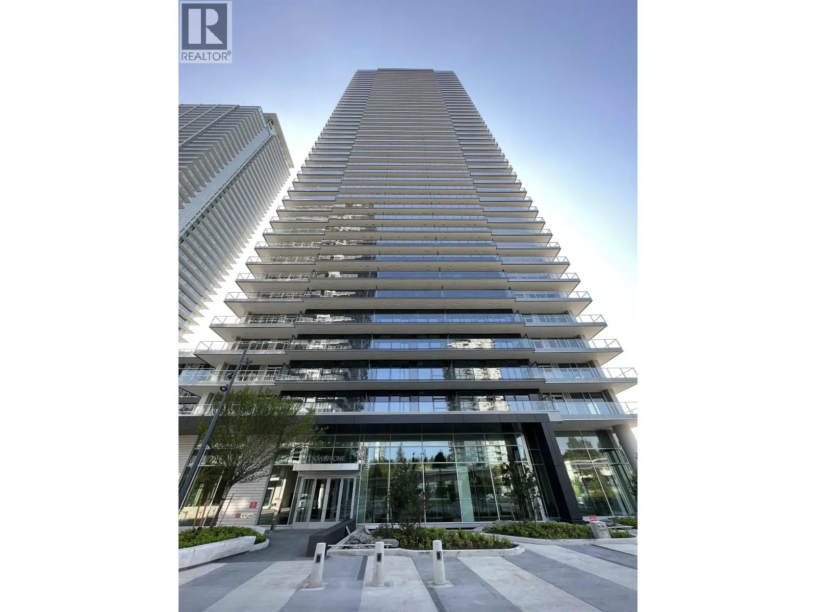 304 3809 EVERGREEN PLACE