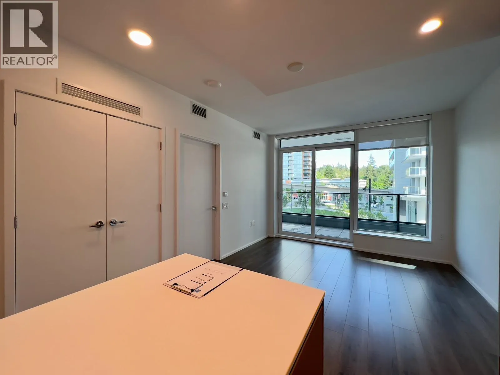 304 3809 EVERGREEN PLACE
