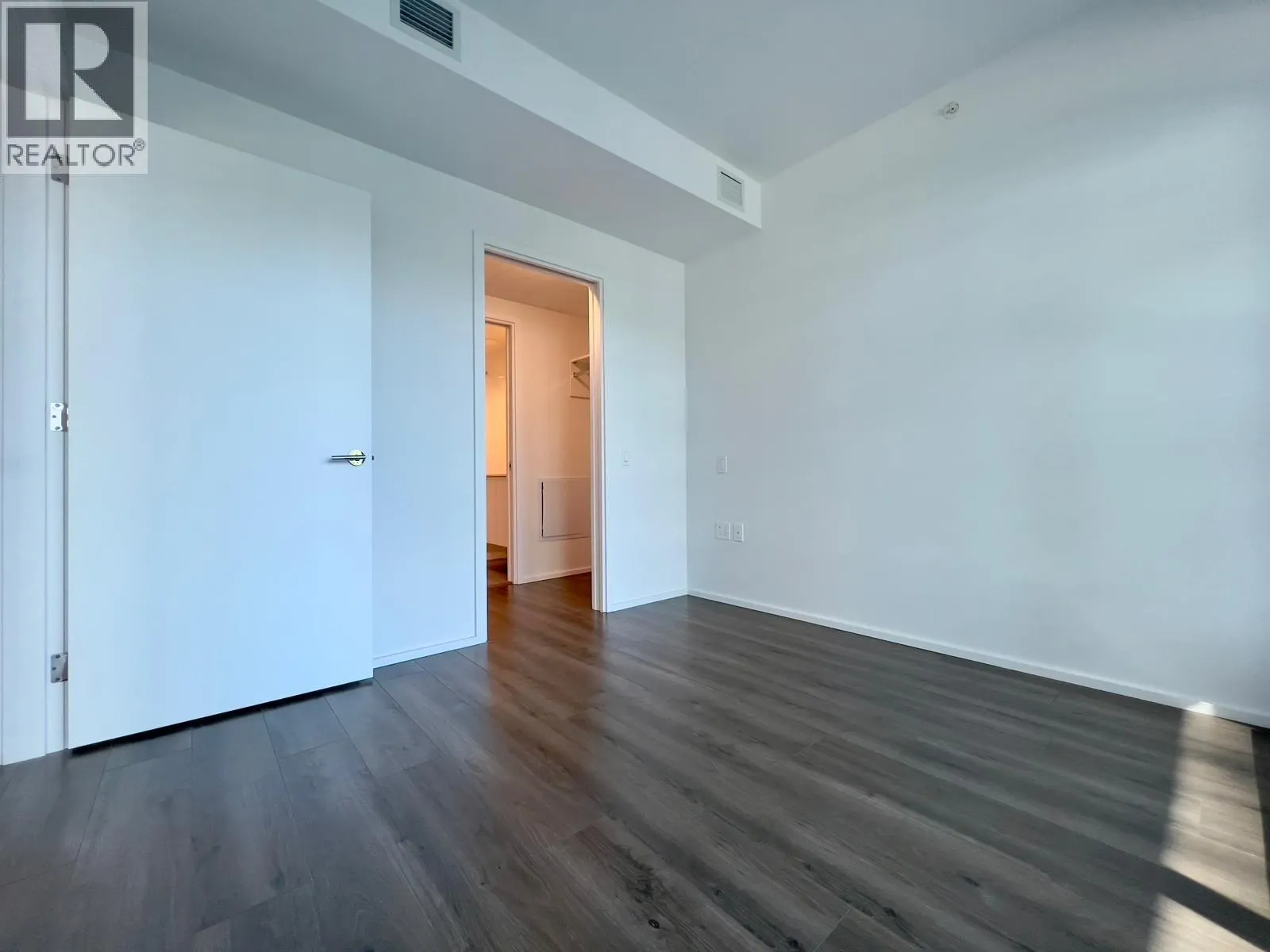 304 3809 EVERGREEN PLACE