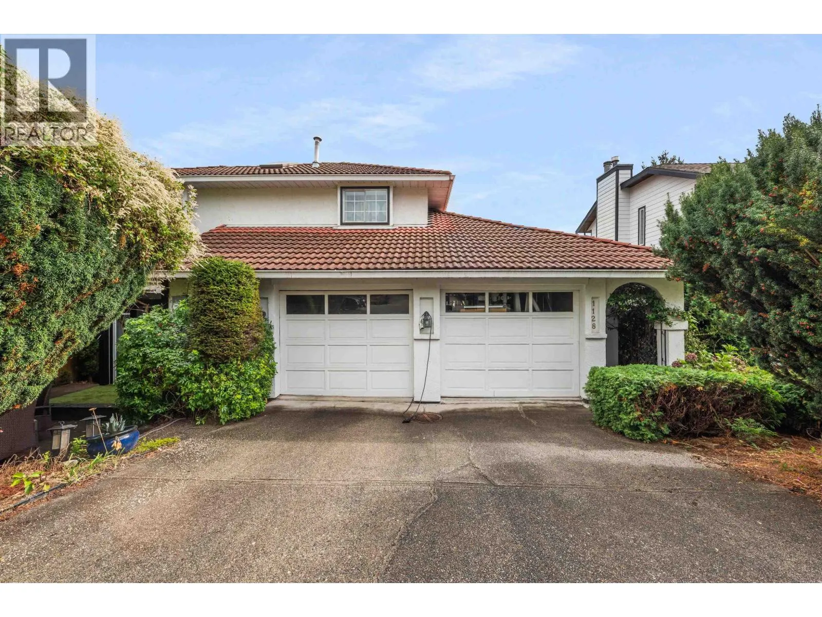 1128 FRASERVIEW STREET