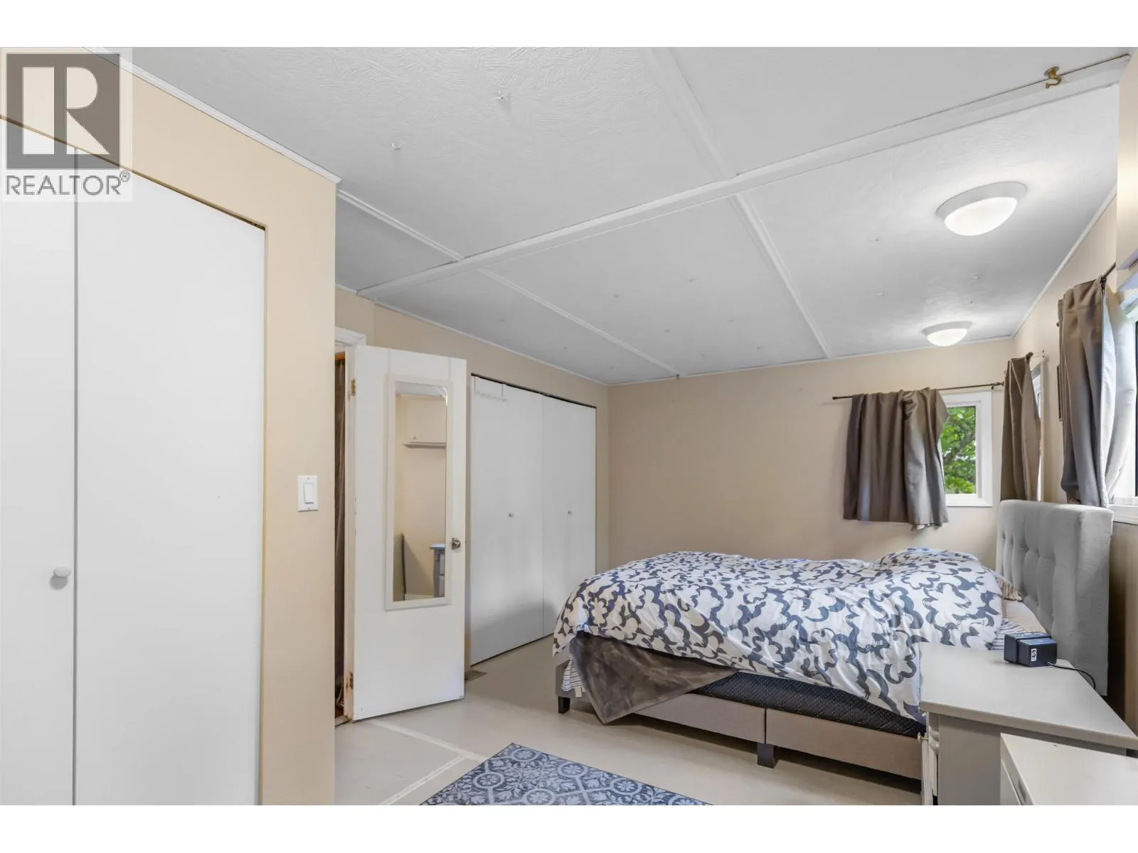 2274 BALL PLACE