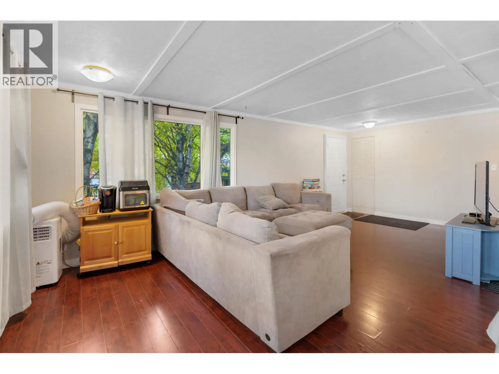 2274 BALL PLACE