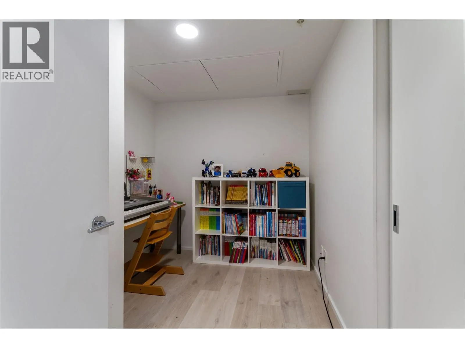 4101 3809 EVERGREEN PLACE