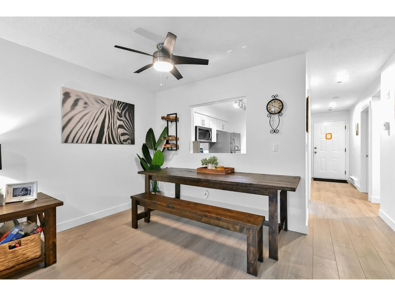 203 33165 2 AVENUE
