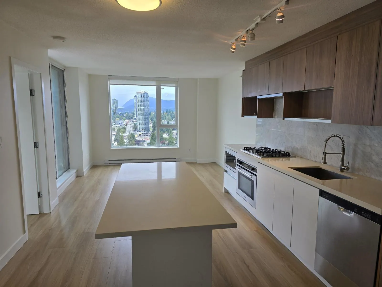 2809 13750 100 AVENUE