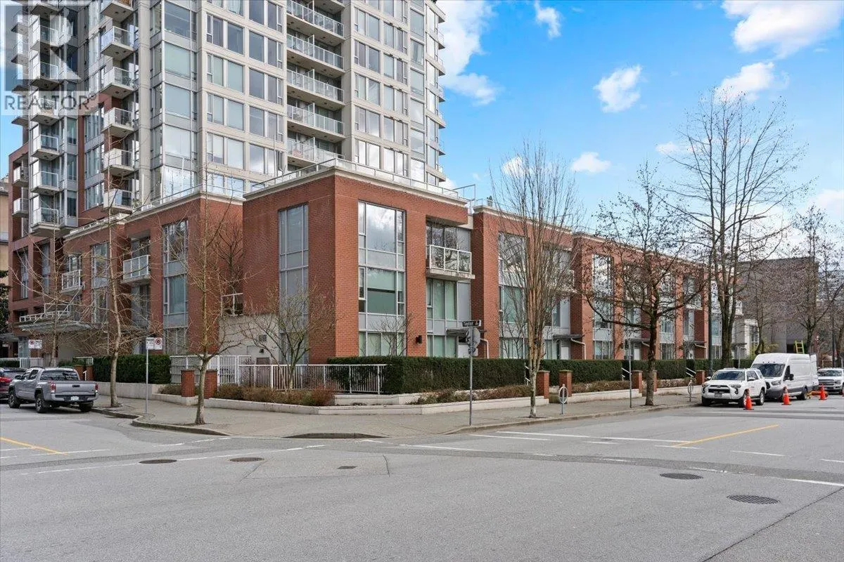 37 KEEFER PLACE