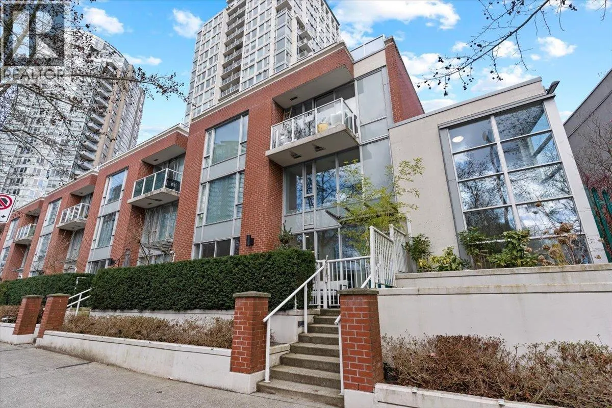 37 KEEFER PLACE