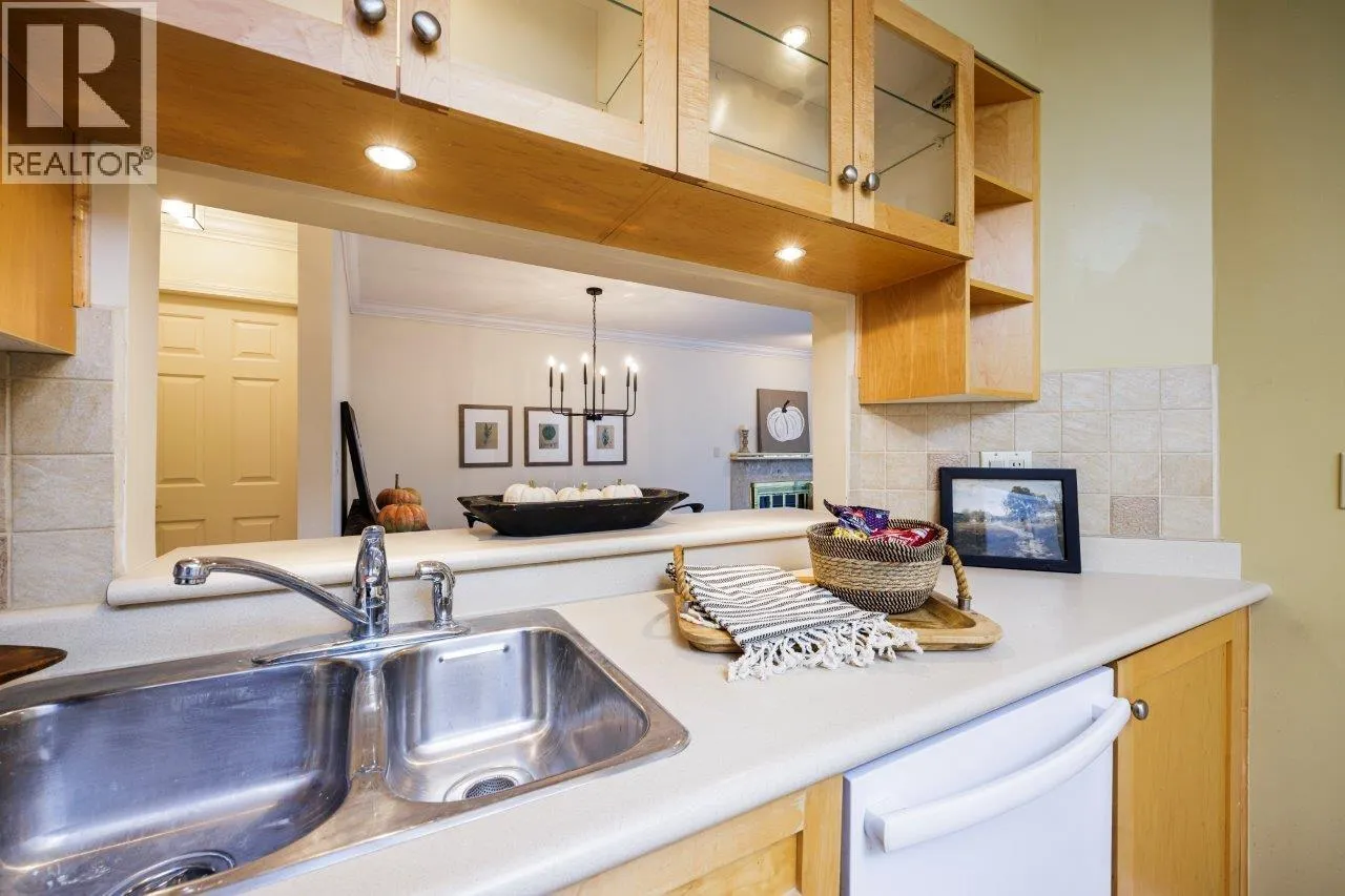 17 2150 MARINE DRIVE