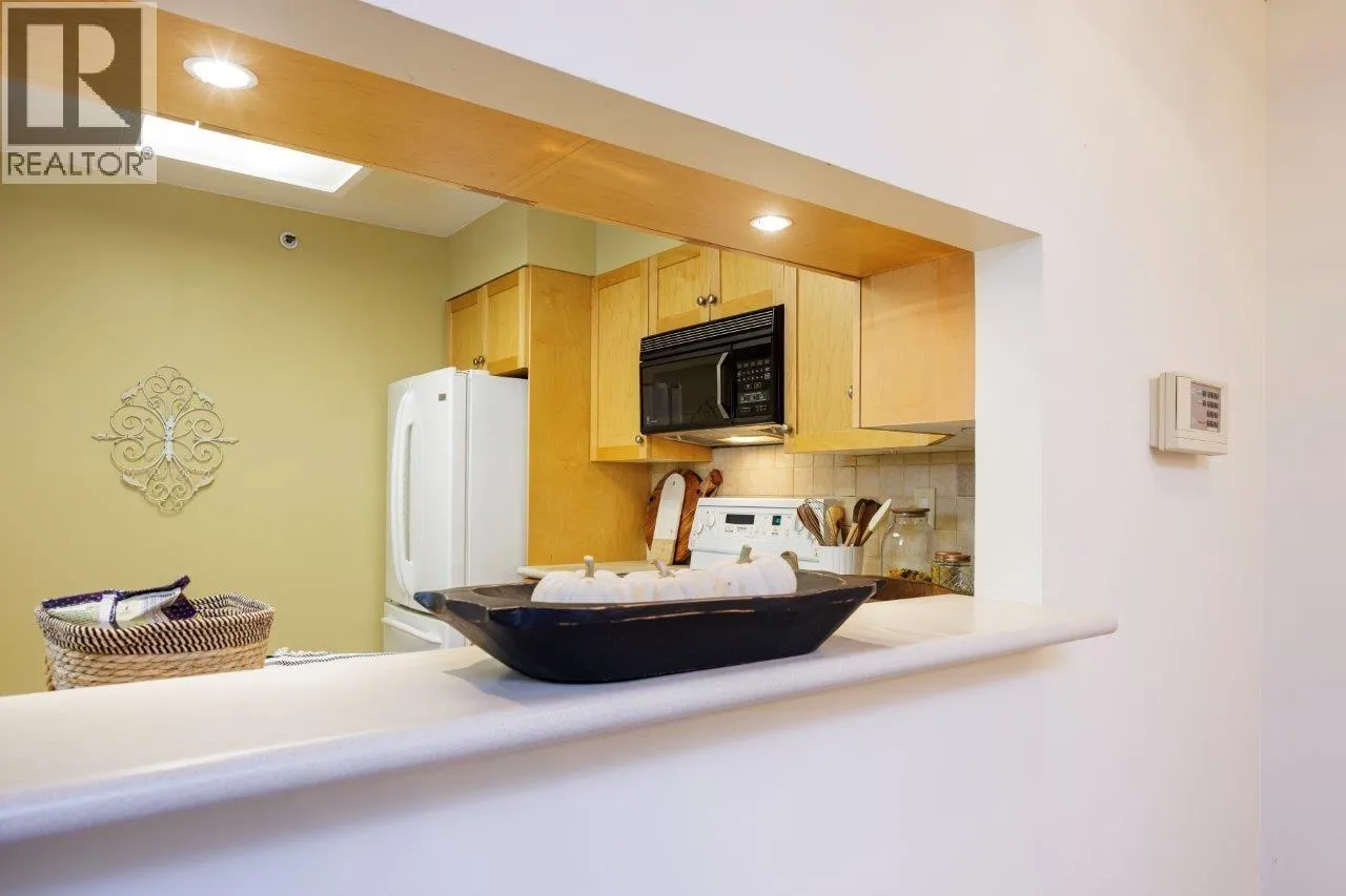 17 2150 MARINE DRIVE