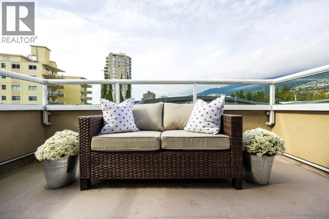 17 2150 MARINE DRIVE
