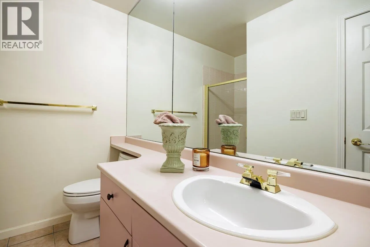 17 2150 MARINE DRIVE