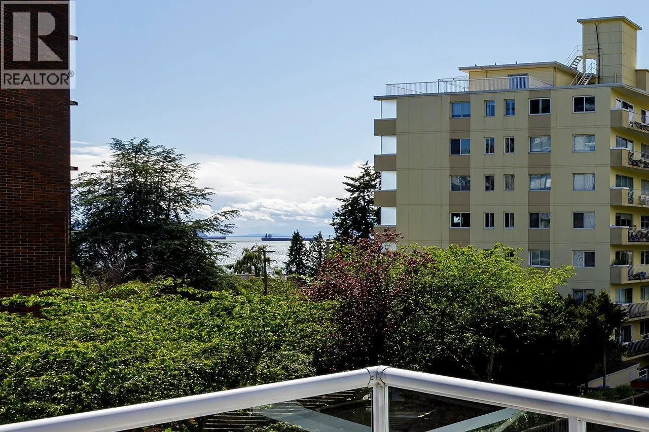 17 2150 MARINE DRIVE
