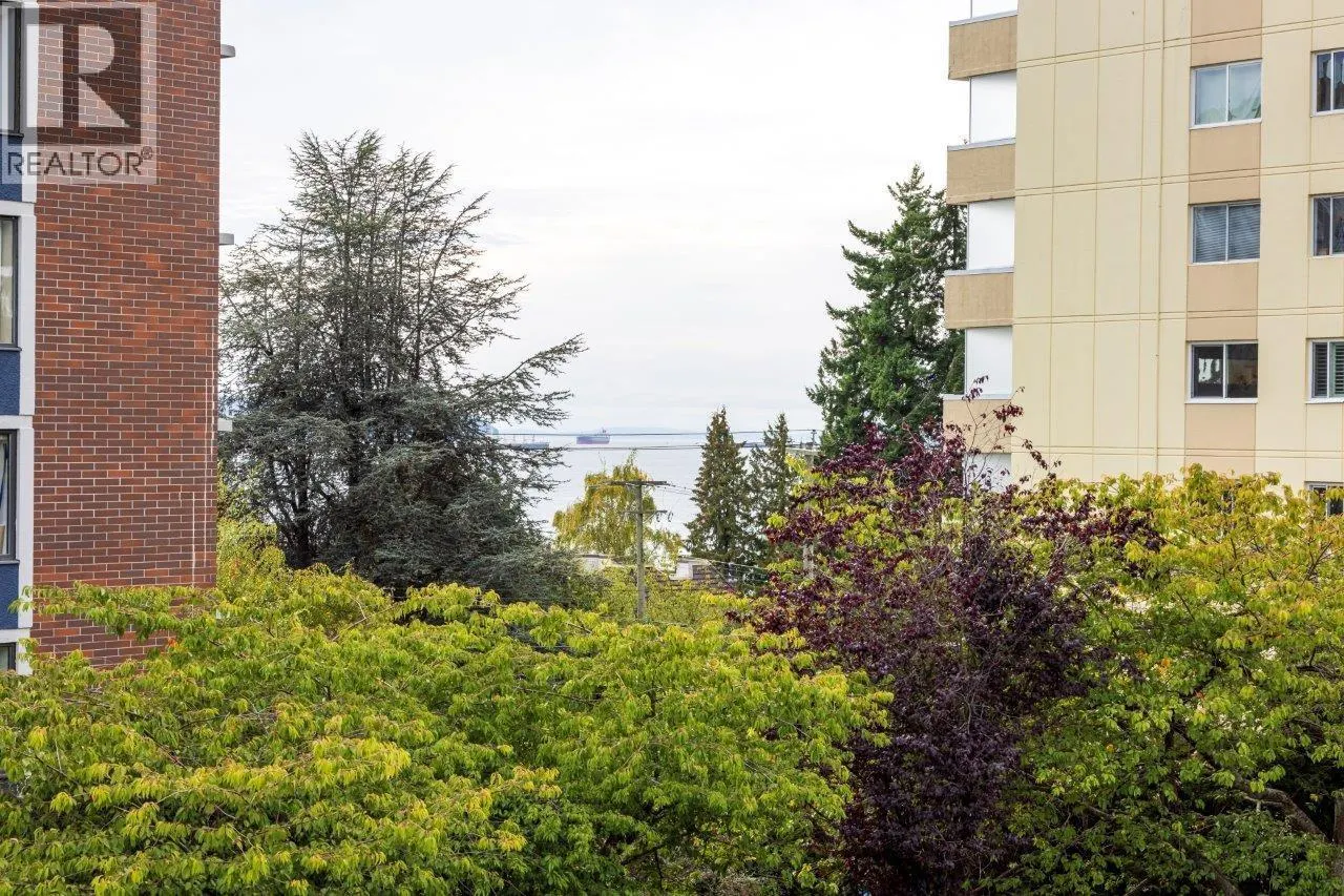 17 2150 MARINE DRIVE