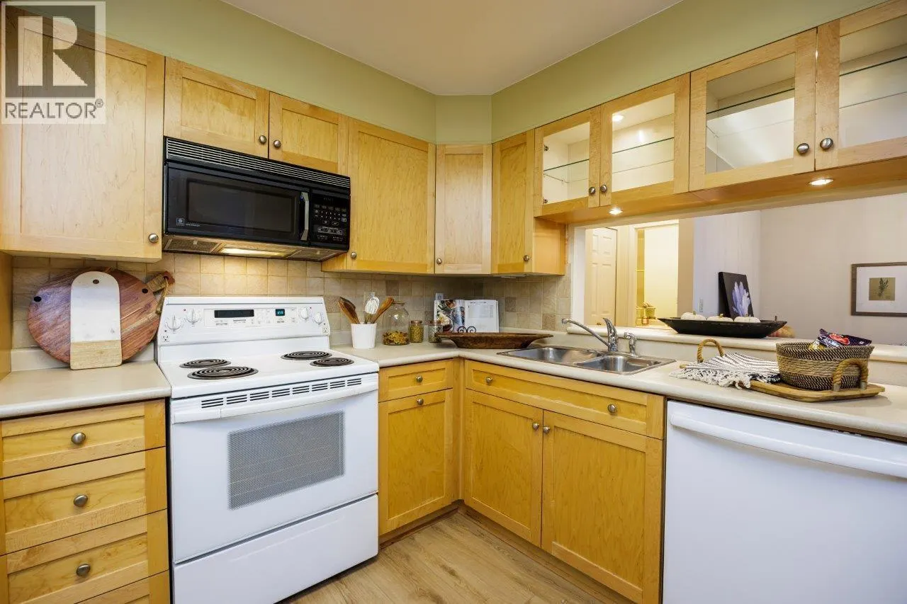 17 2150 MARINE DRIVE