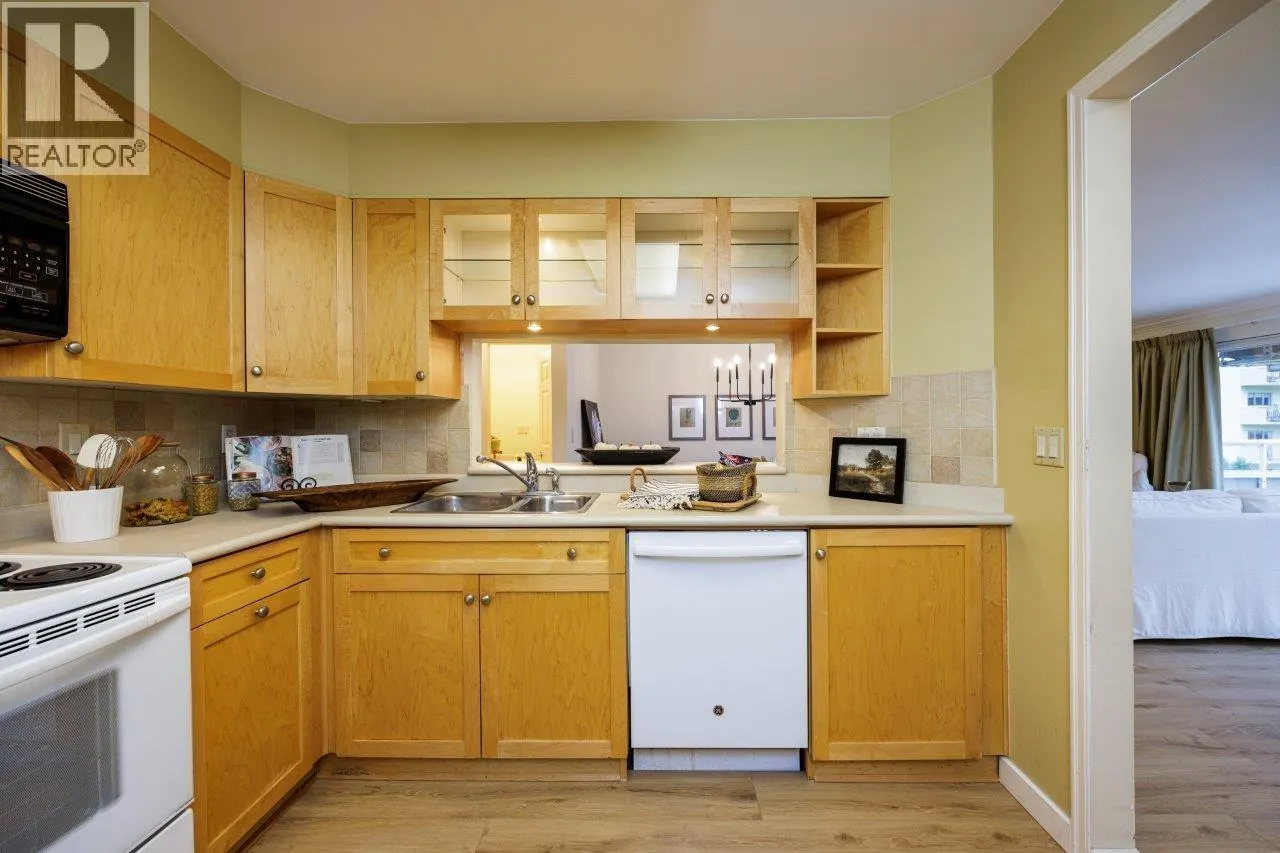 17 2150 MARINE DRIVE