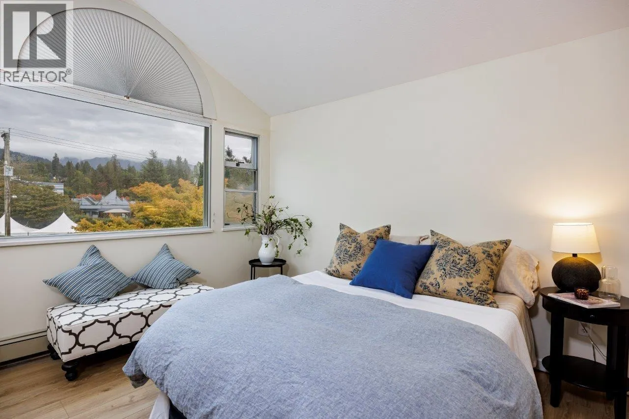 17 2150 MARINE DRIVE