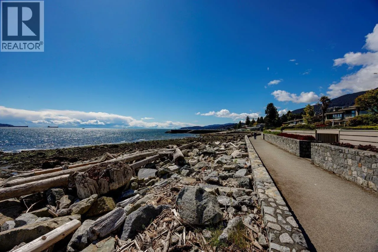 17 2150 MARINE DRIVE