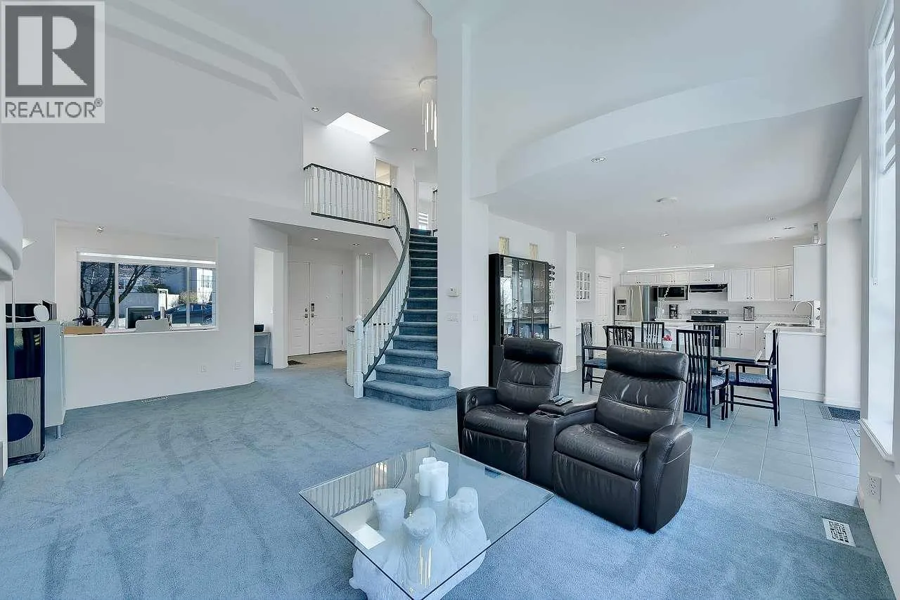 62 LINDEN COURT