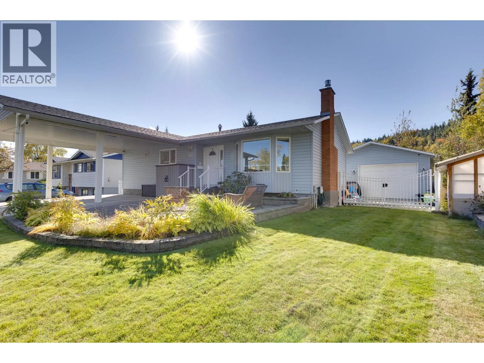 1051 NELSON CRESCENT