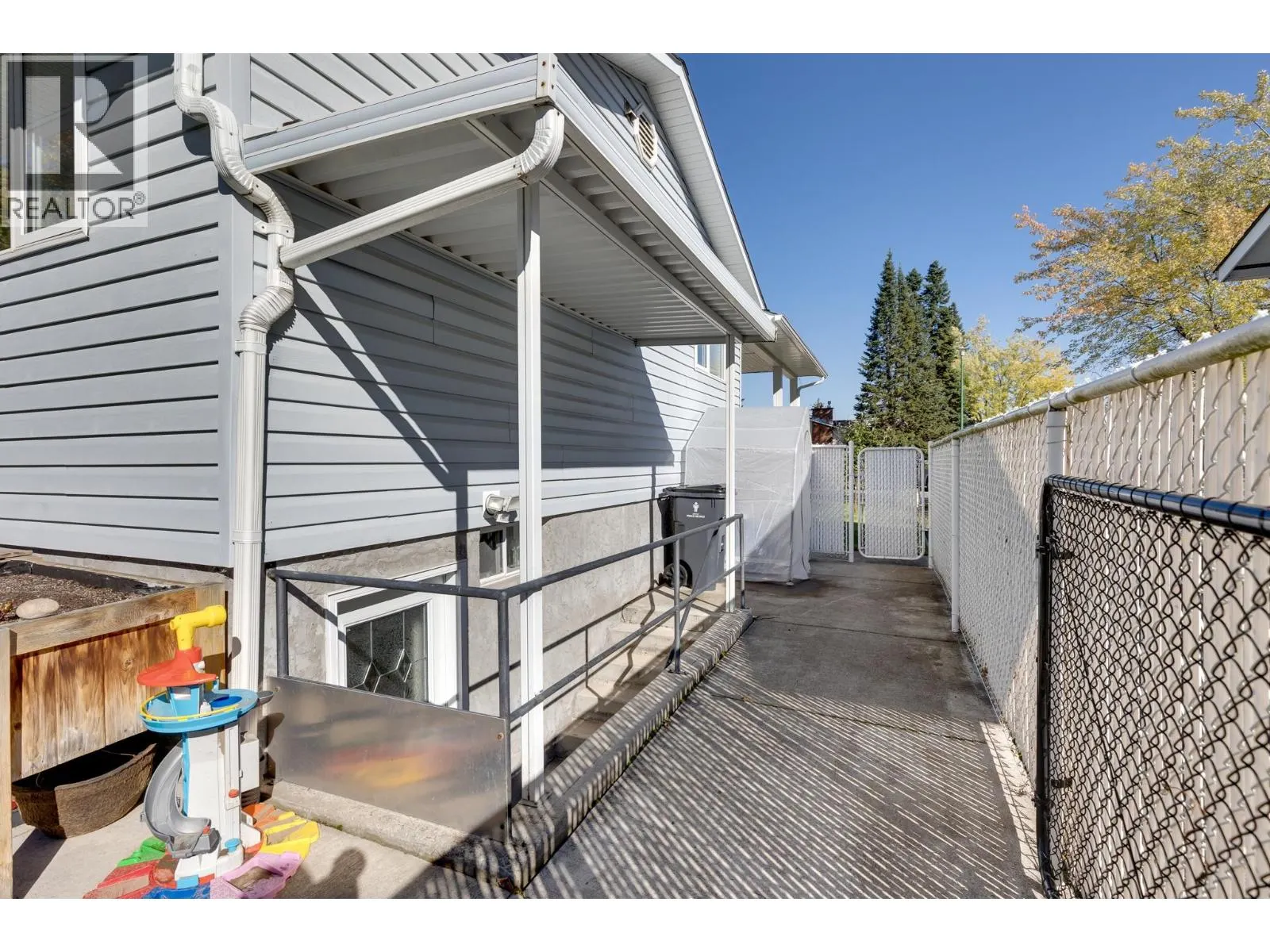1051 NELSON CRESCENT