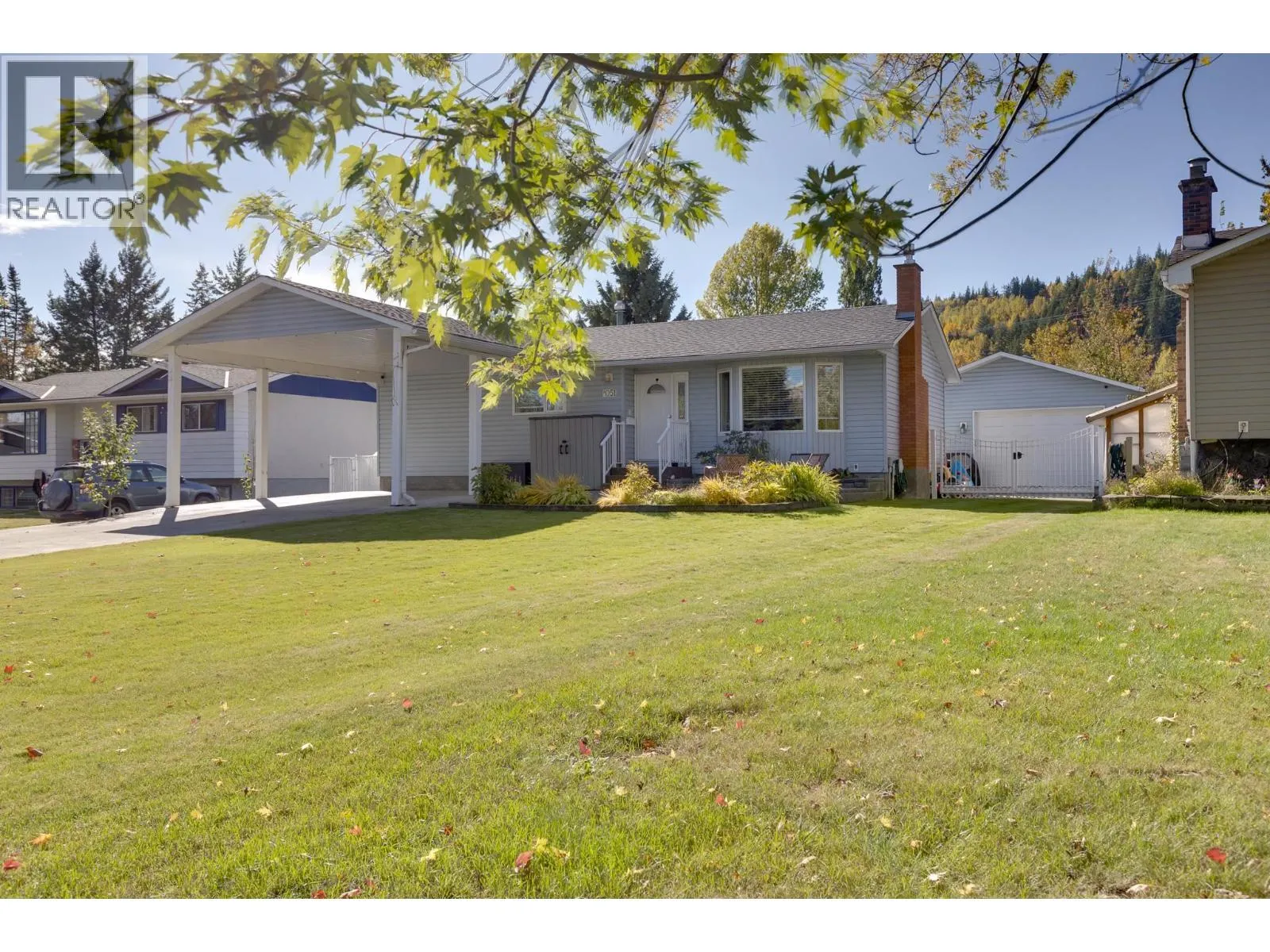 1051 NELSON CRESCENT