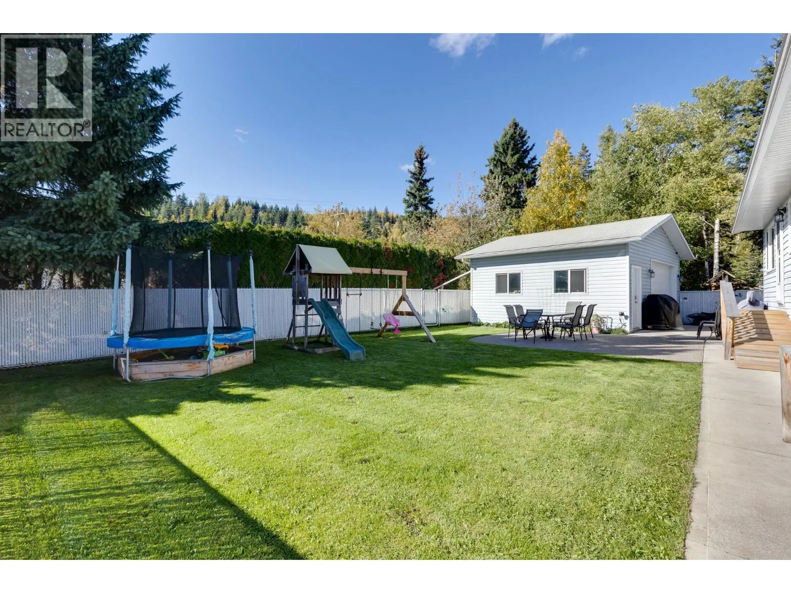 1051 NELSON CRESCENT