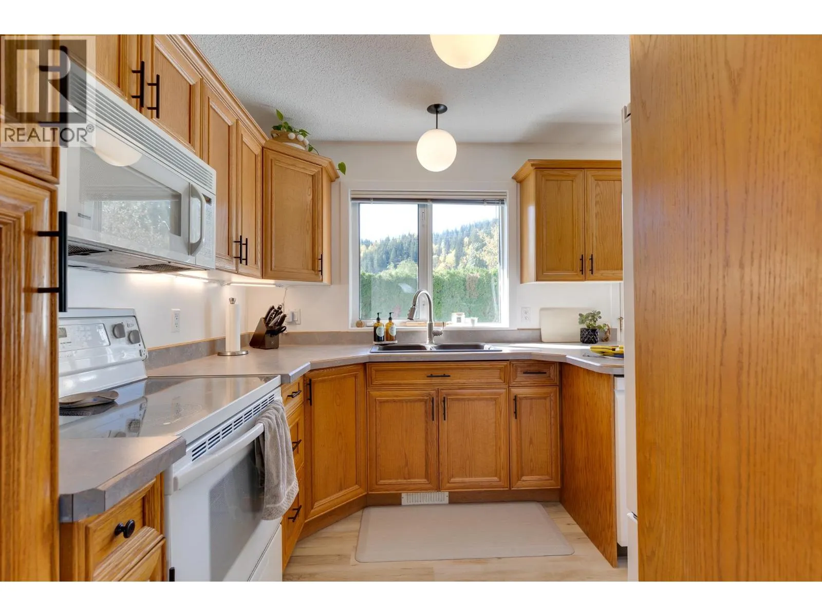 1051 NELSON CRESCENT