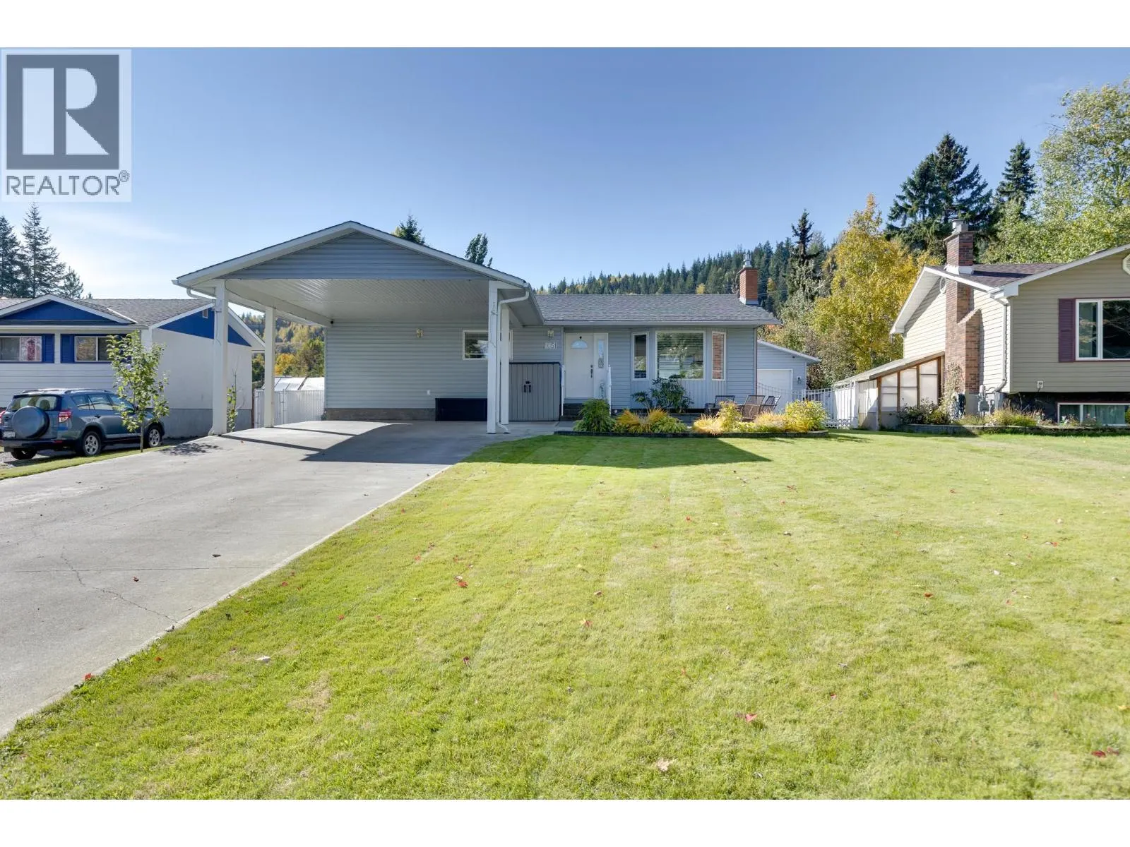 1051 NELSON CRESCENT