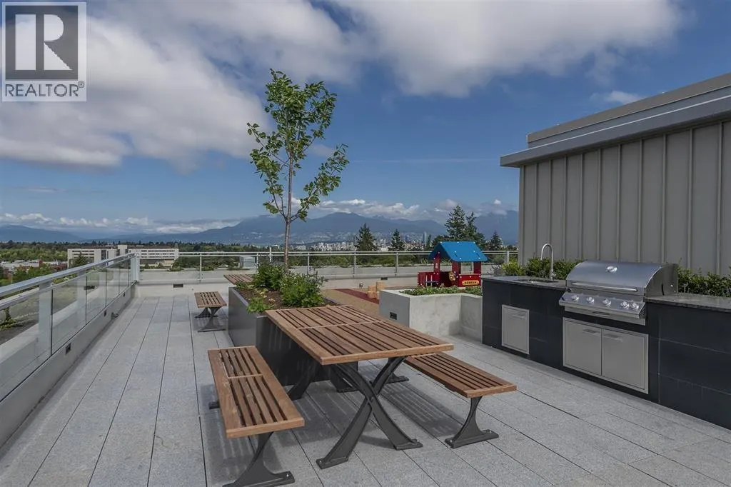 208 4988 CAMBIE STREET