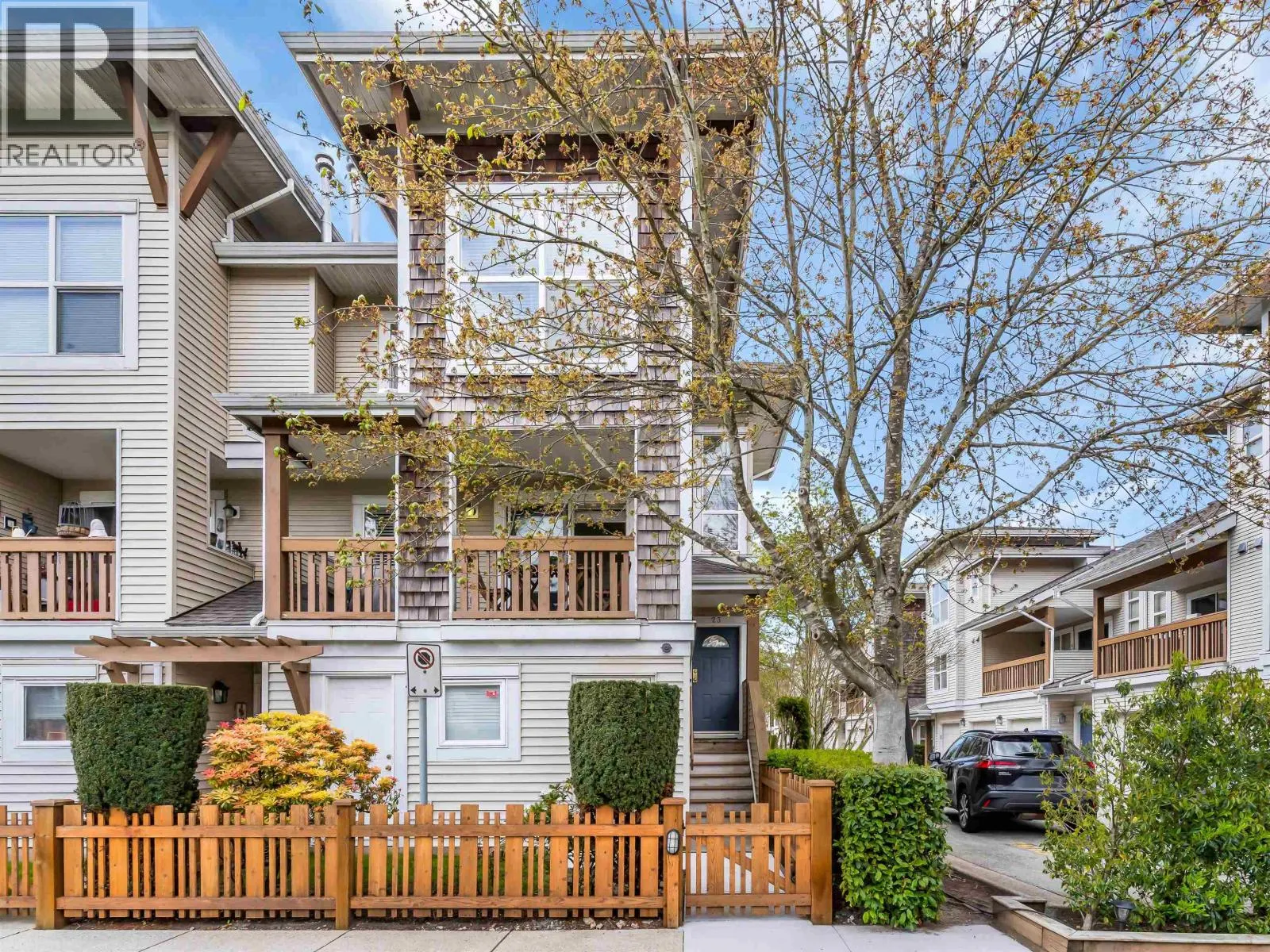 23 7100 LYNNWOOD DRIVE