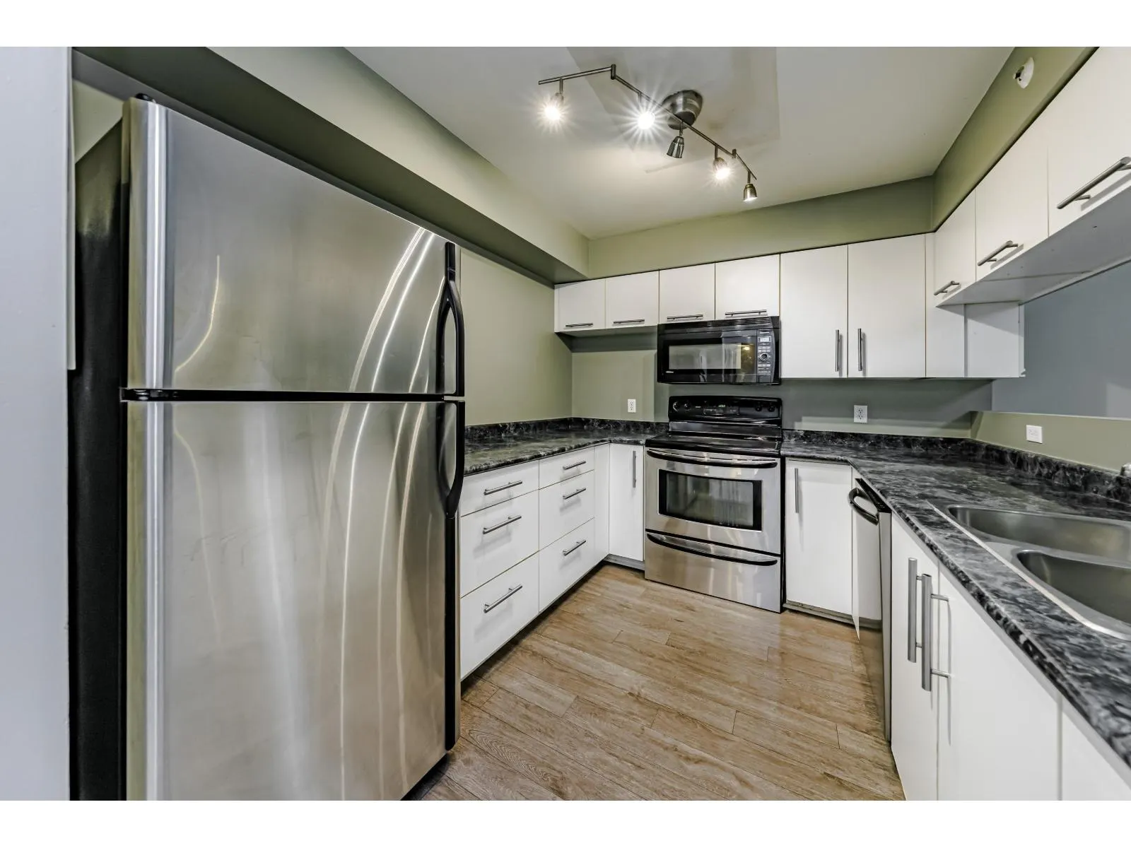 D102 9838 WHALLEY BOULEVARD