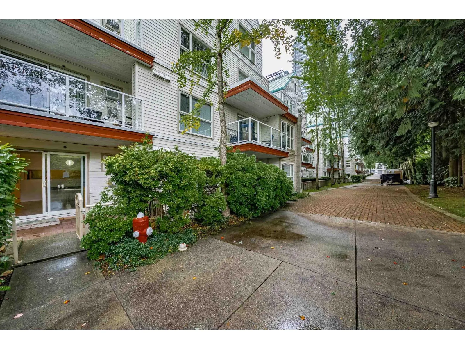 D102 9838 WHALLEY BOULEVARD