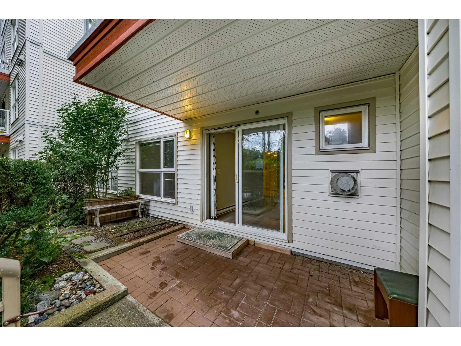 D102 9838 WHALLEY BOULEVARD