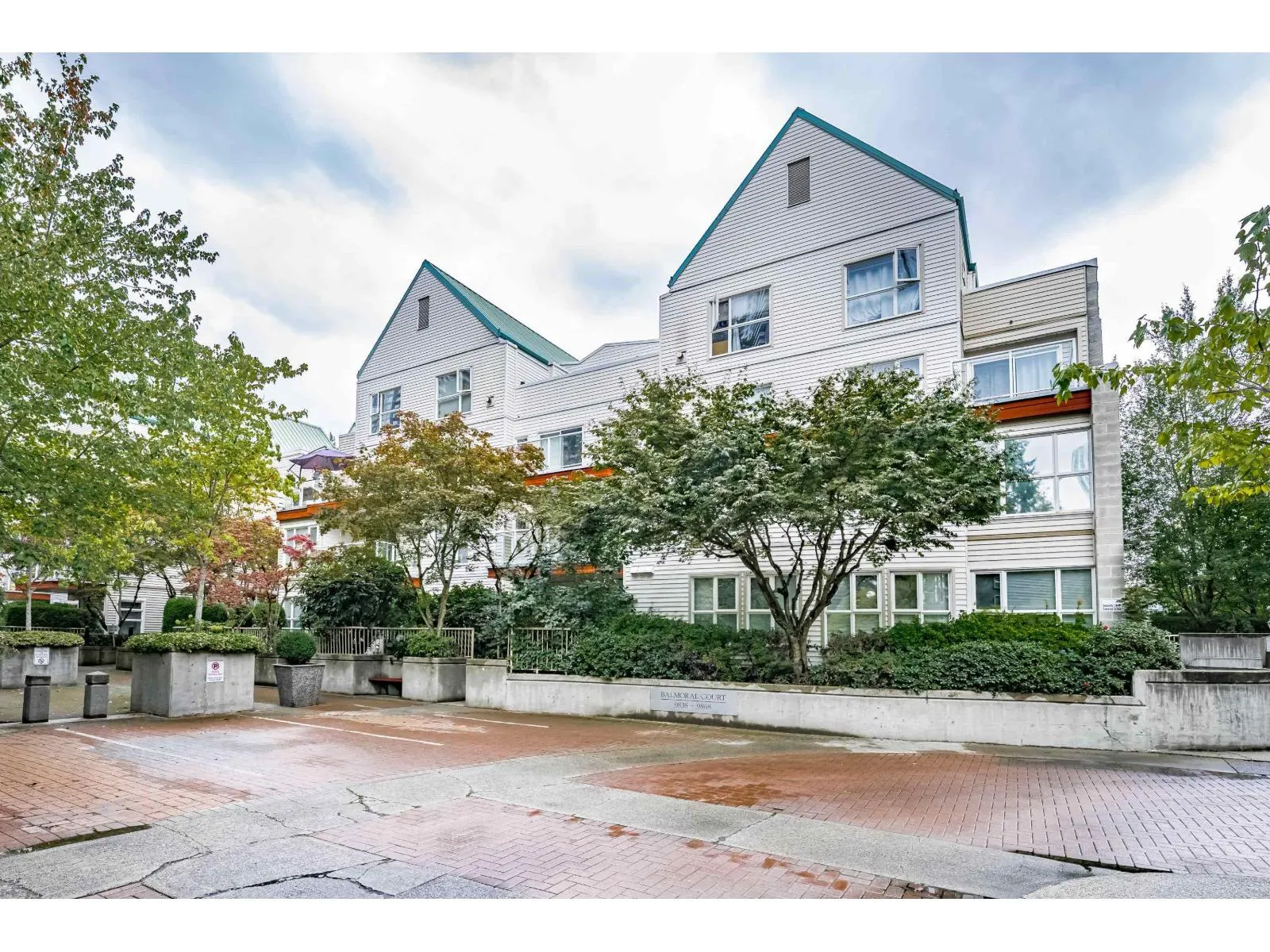 D102 9838 WHALLEY BOULEVARD