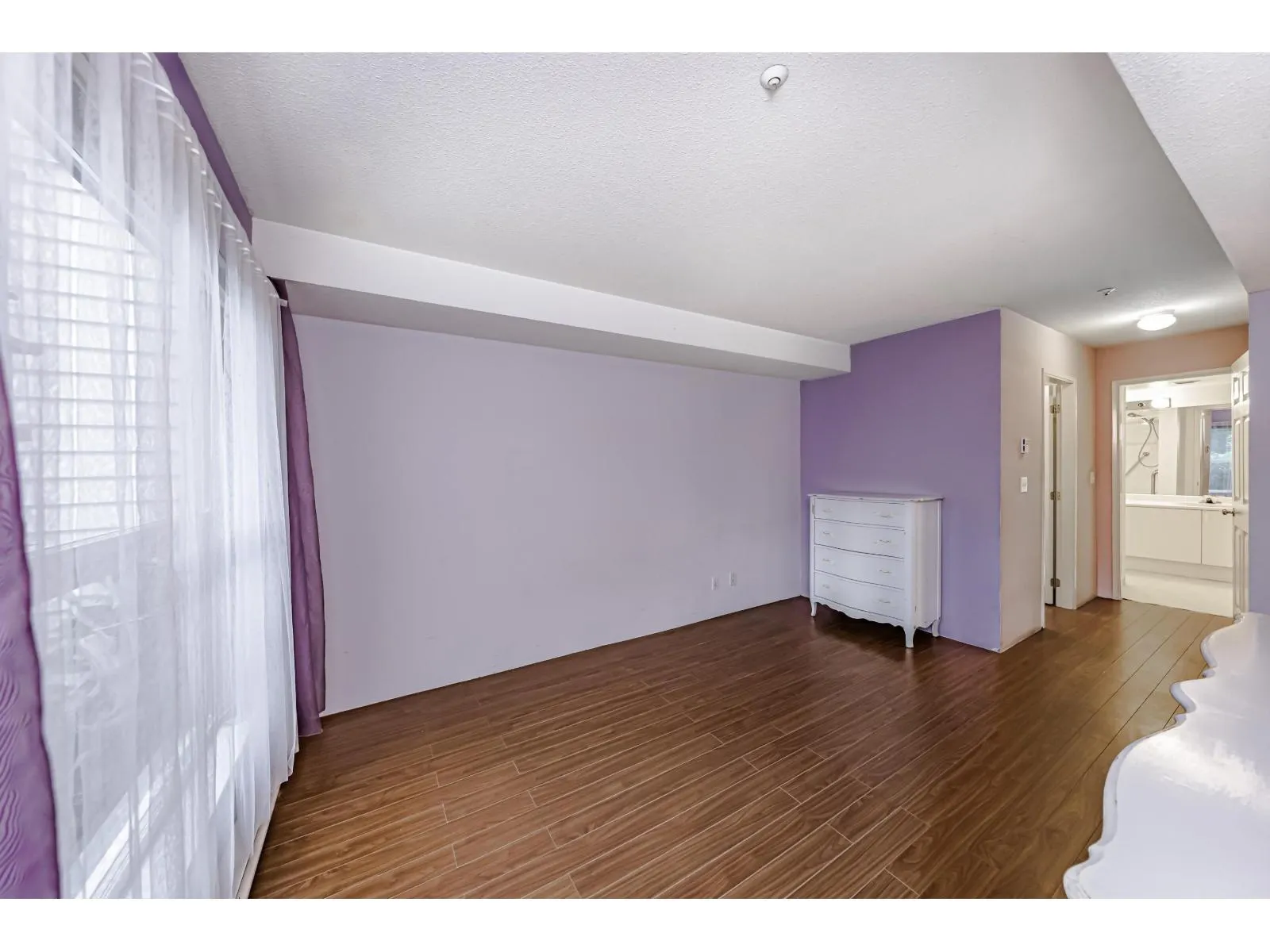 D102 9838 WHALLEY BOULEVARD