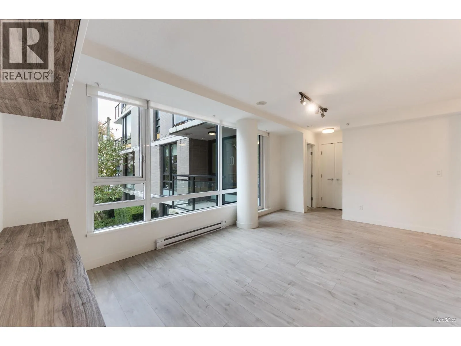 3xx 238 W BROADWAY