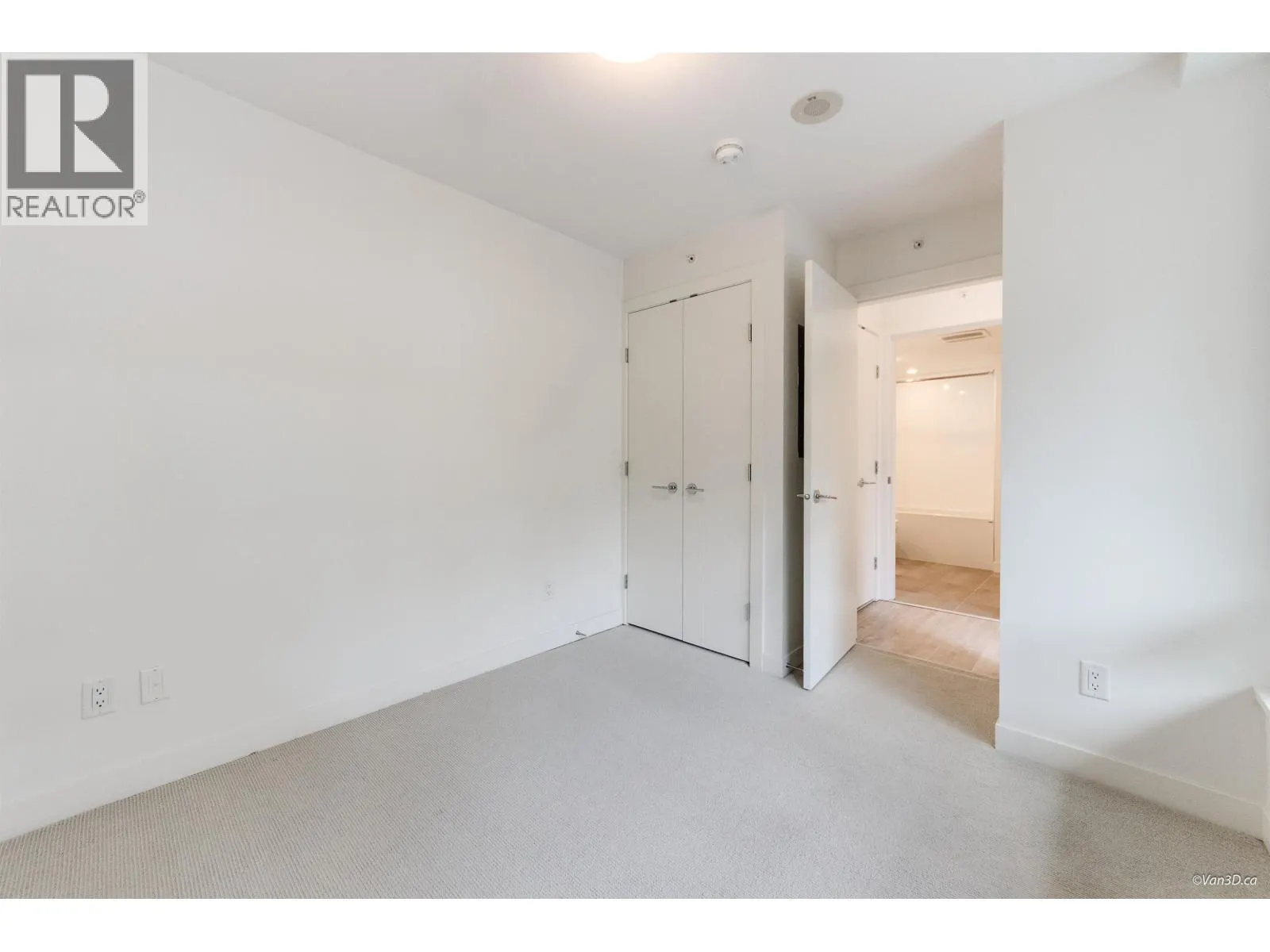 3xx 238 W BROADWAY