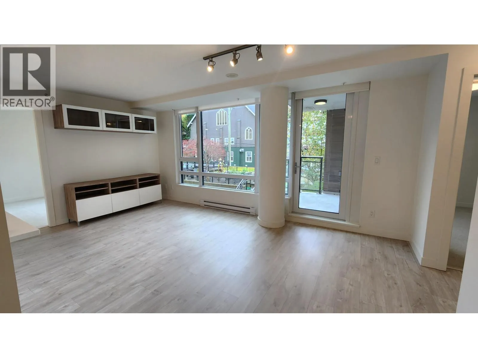 3xx 238 W BROADWAY