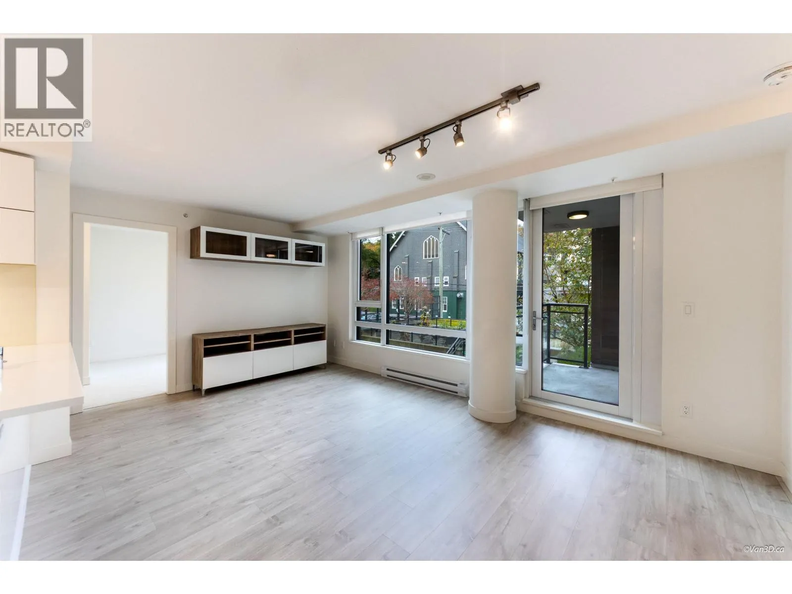 3xx 238 W BROADWAY
