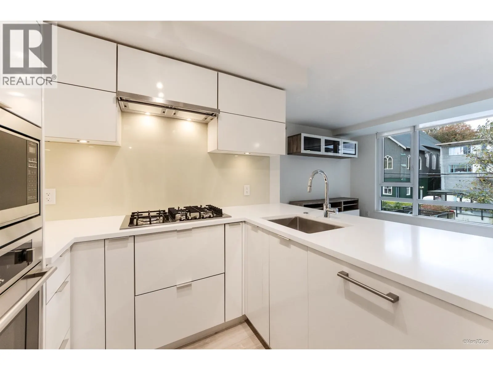 3xx 238 W BROADWAY
