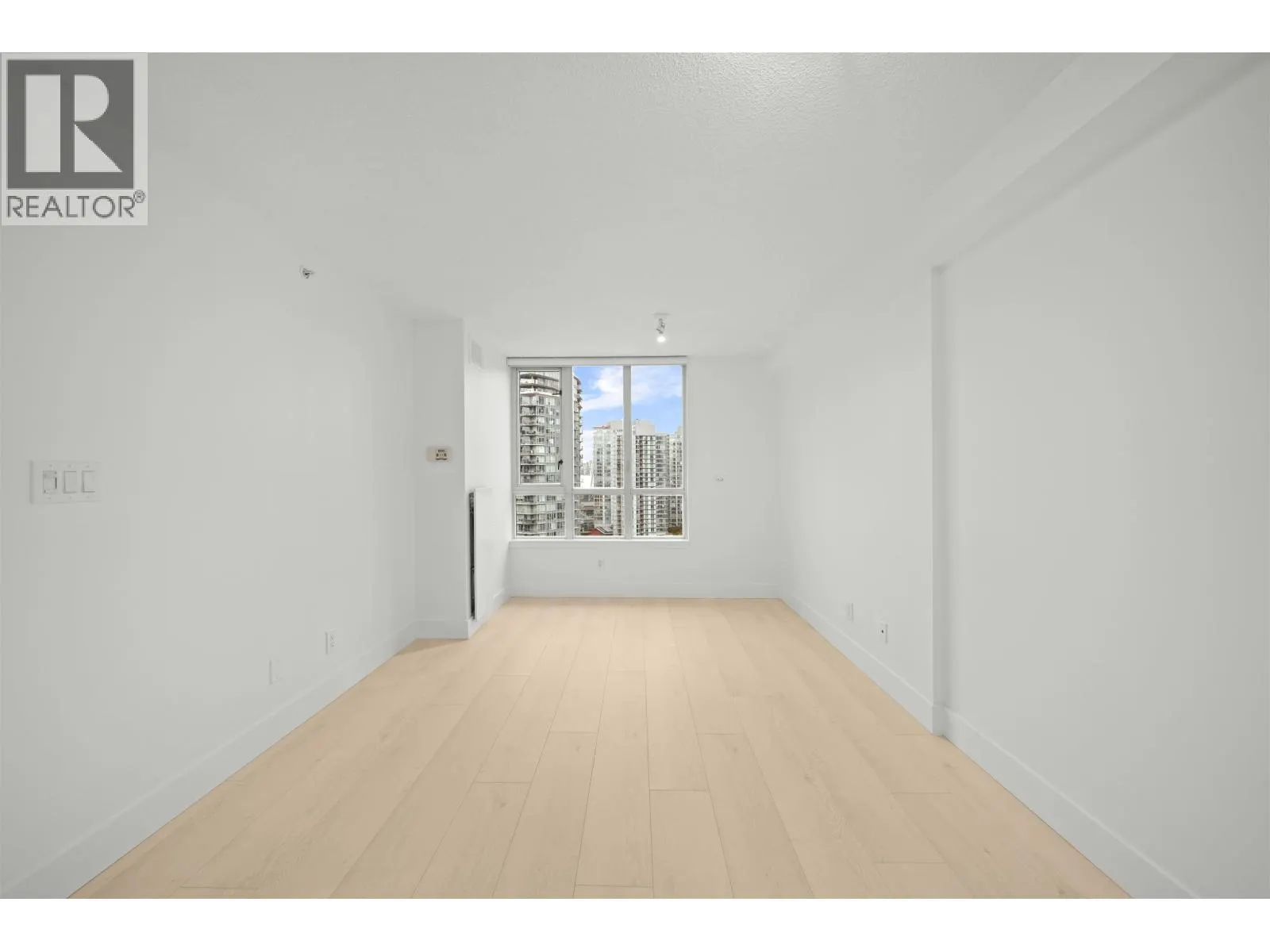 2501 63 KEEFER PLACE