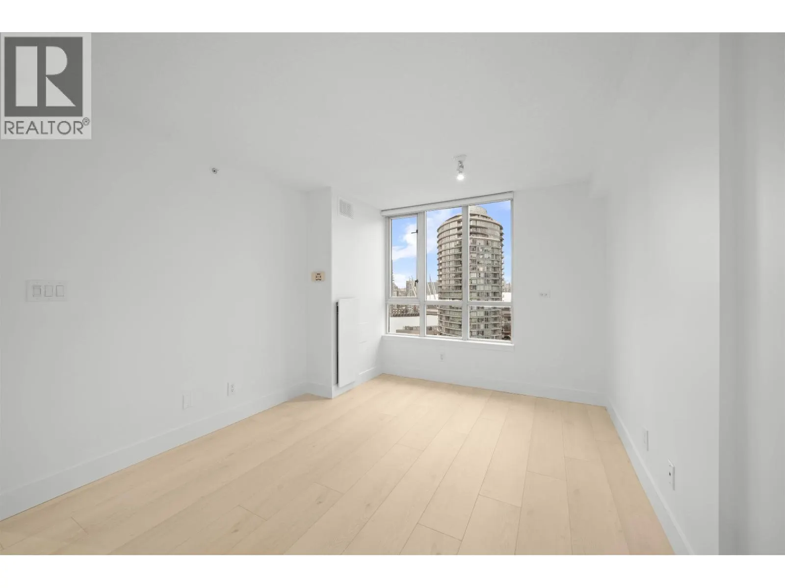 2501 63 KEEFER PLACE