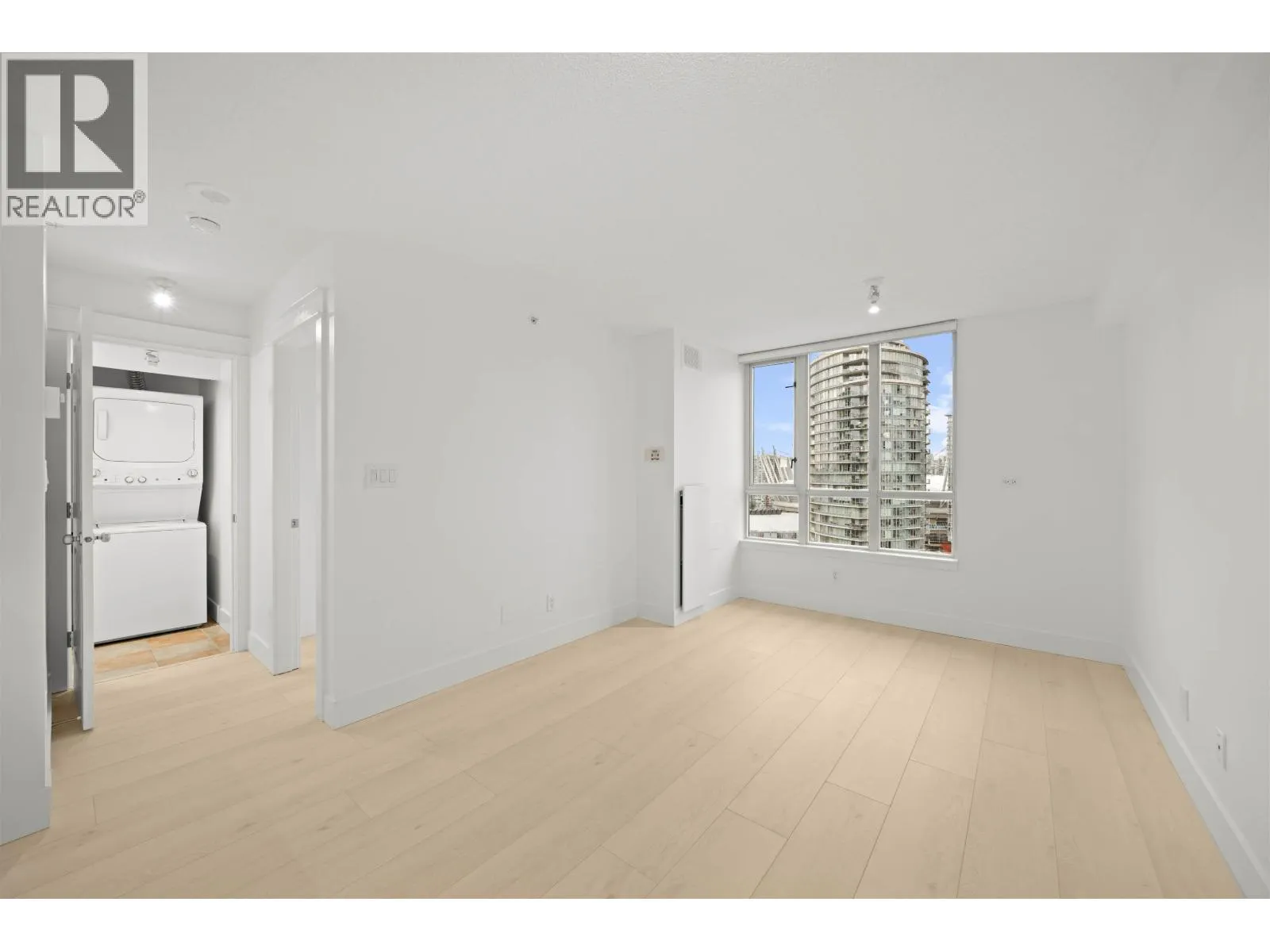 2501 63 KEEFER PLACE