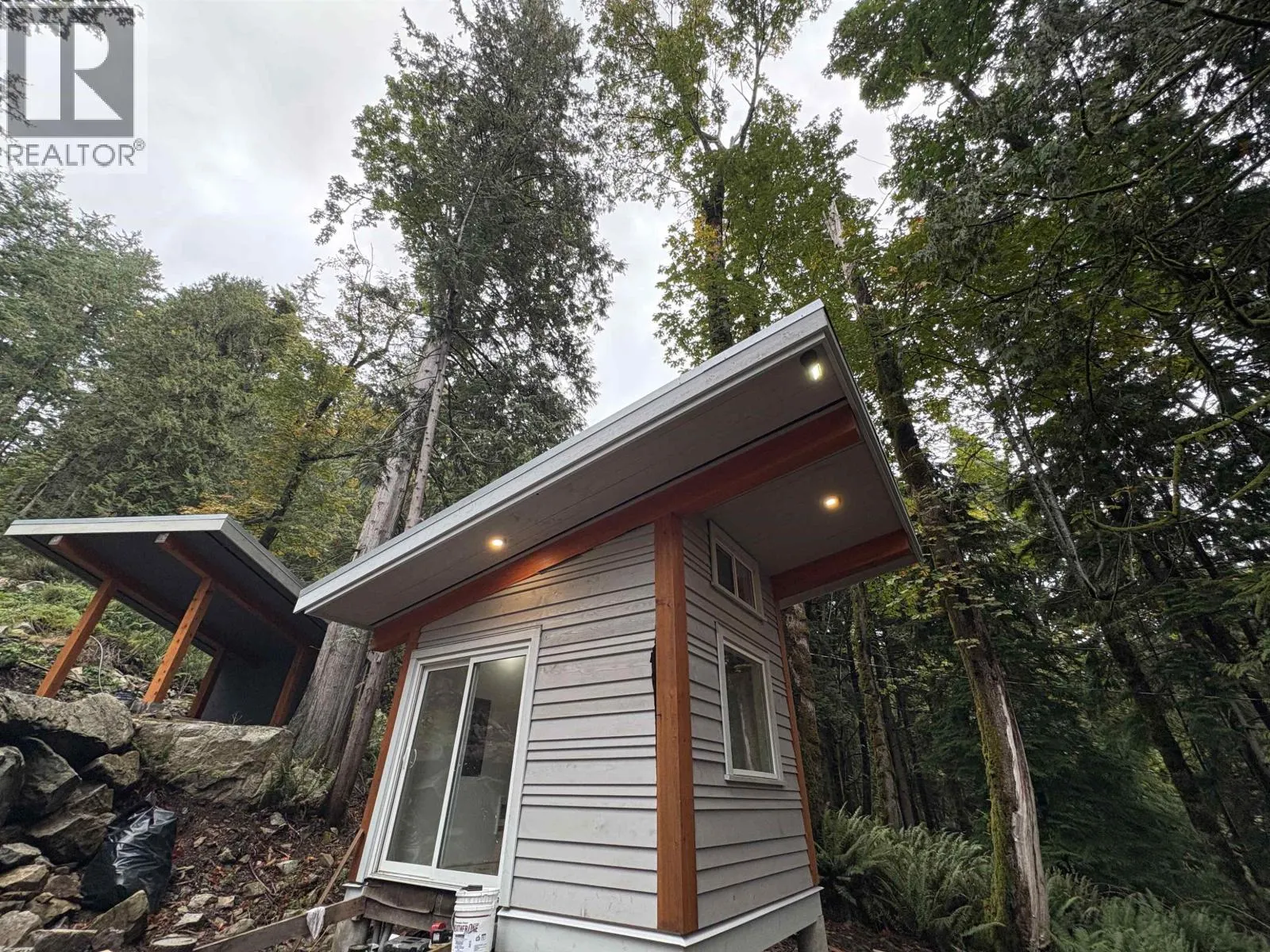 883 WEST BAY ROAD