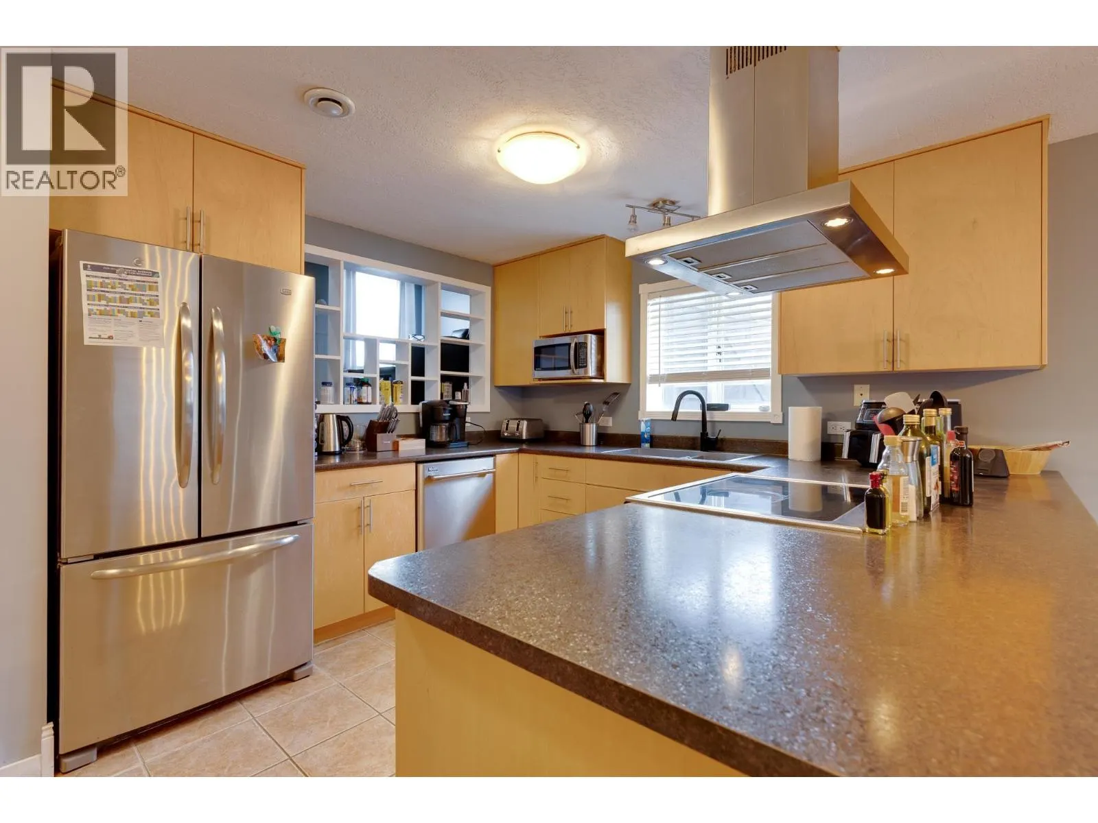 2901 CHRISTOPHER CRESCENT