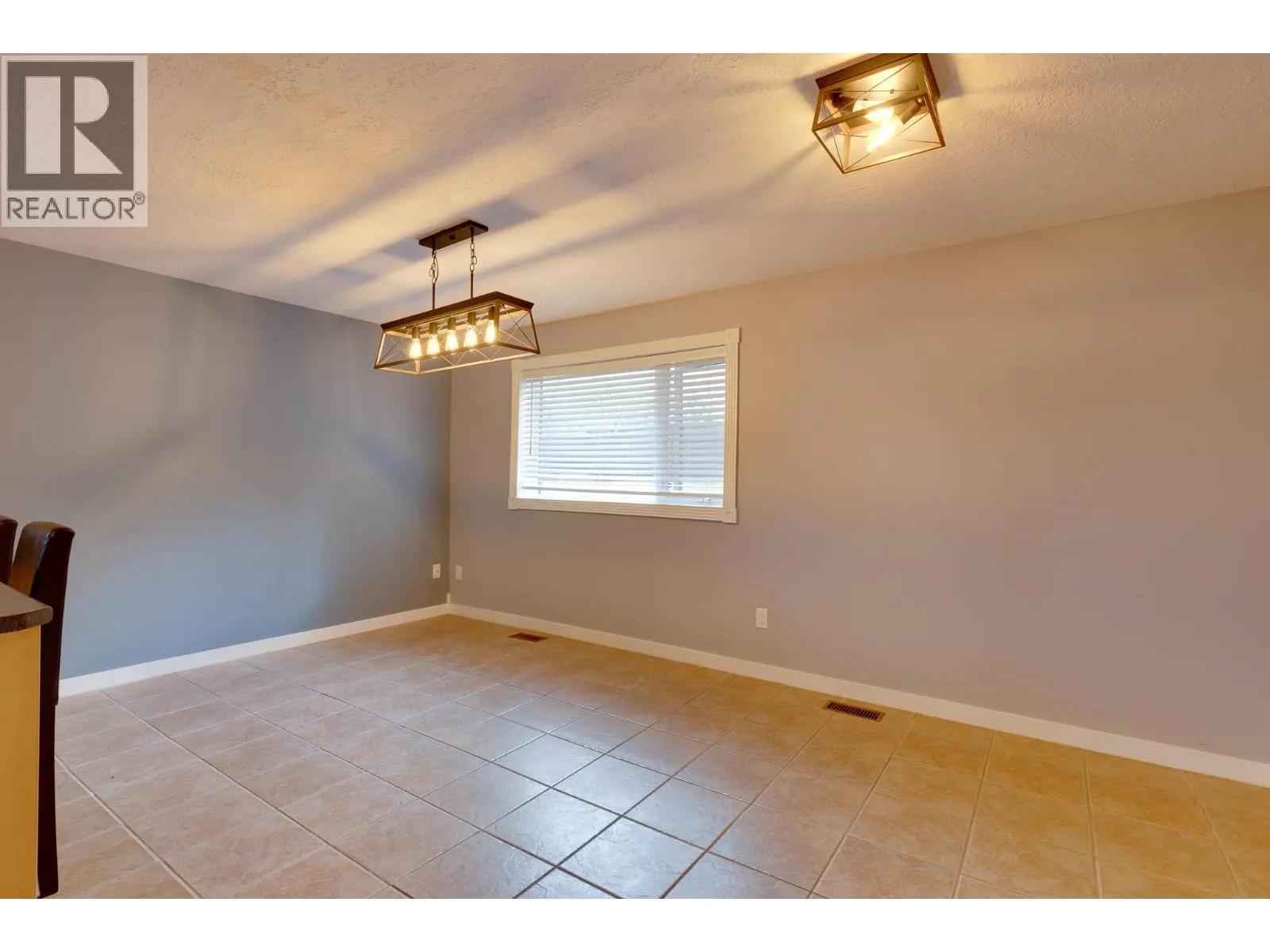 2901 CHRISTOPHER CRESCENT