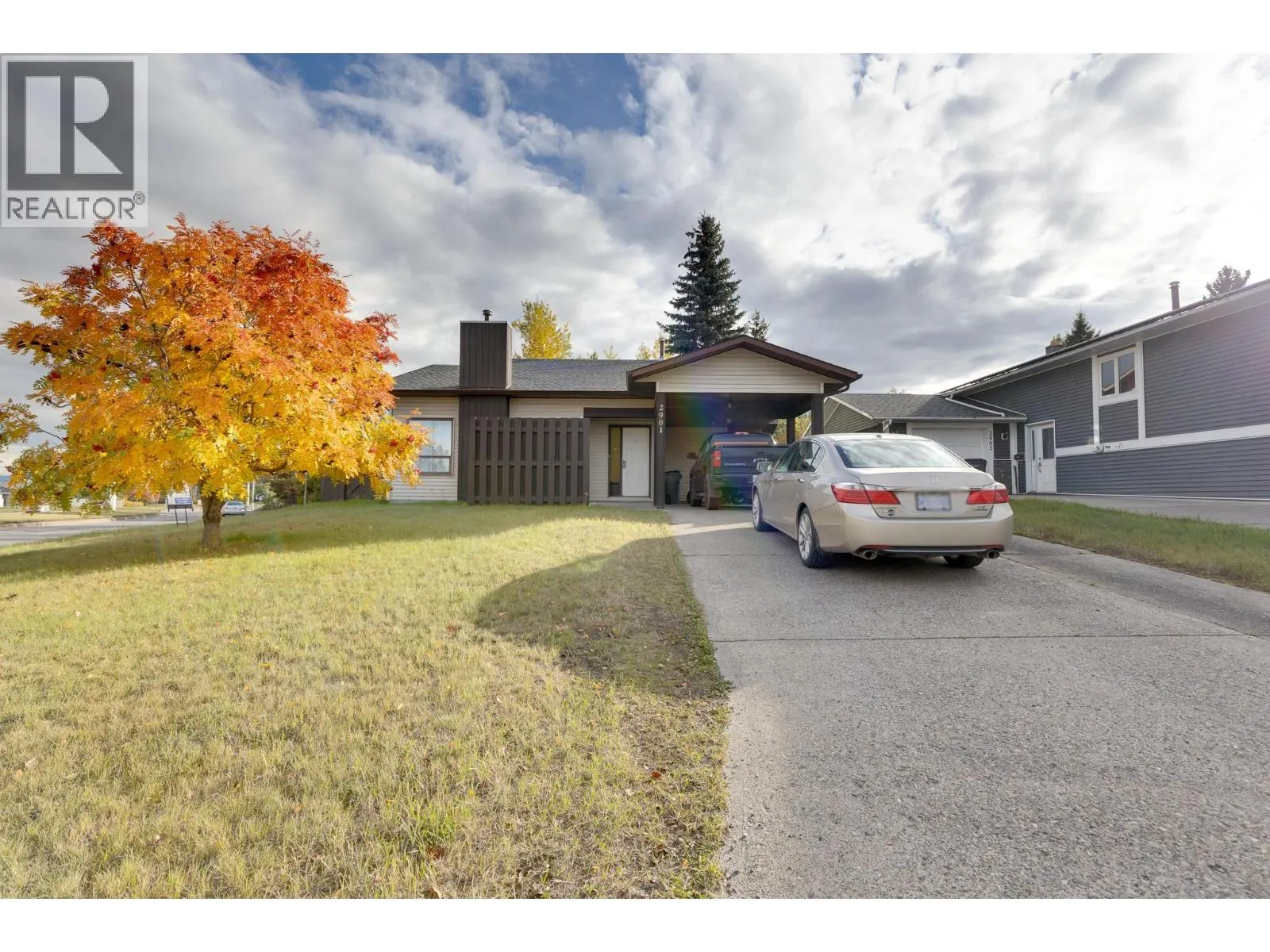 2901 CHRISTOPHER CRESCENT